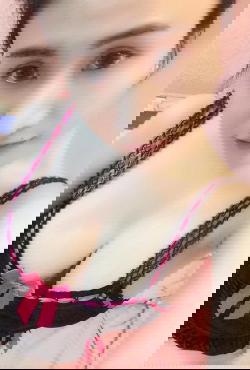 Trang Nguyễn – nhìn em mênh mông quá