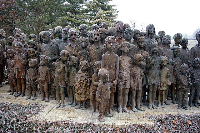 Monumento recordando la masacre de Lídice (Chequia)