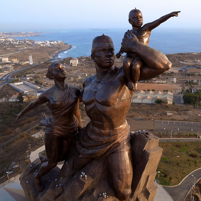 Monumento al Renacimiento Africano - Dakar, Senegal, África - 01