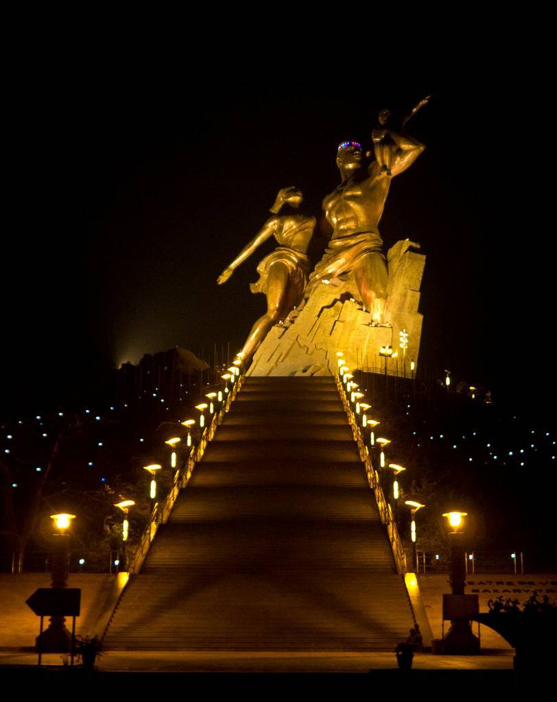 Monumento al Renacimiento Africano - Dakar, Senegal, África - 14