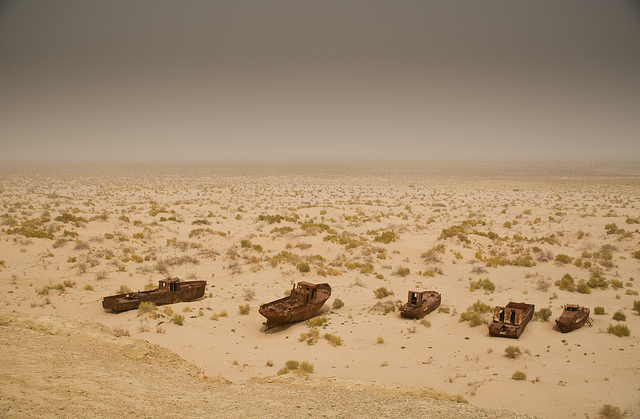 Moynaq – El cementerio de barcos en el desierto en Uzbekistán