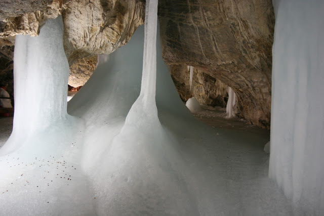 Cuevas de hielo, Demanova