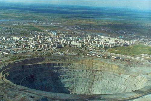 La Mina de diamantes Mir, una mina abandonada en Rusia