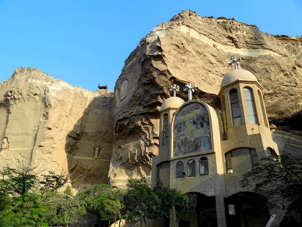 Monasterio de San Simón - La iglesia rupestre de los Zabbaleen en el Cairo