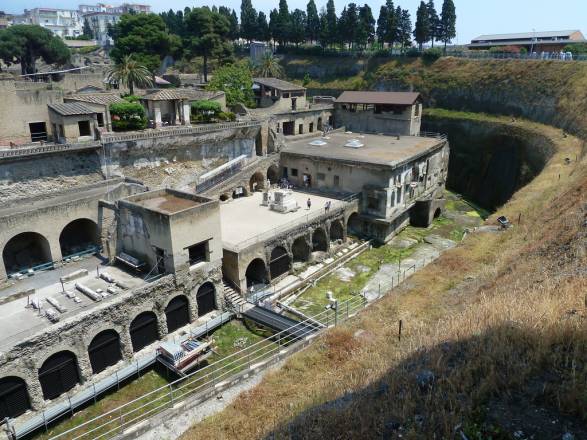 Herculano: El vecino menos famoso de Pompeya