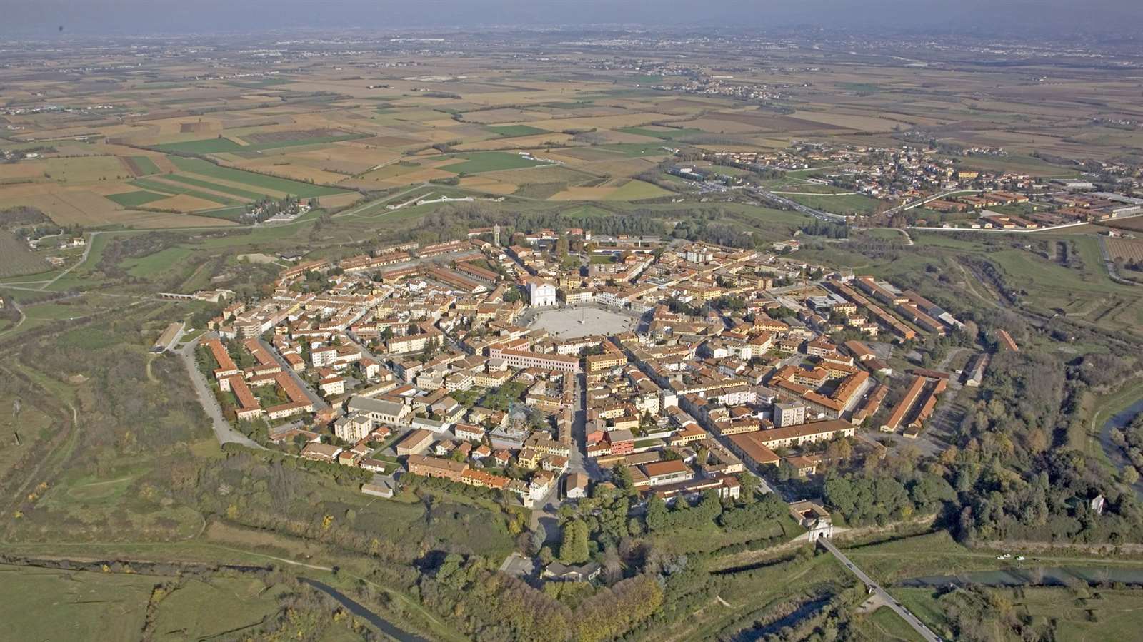 La ciudad fortificada de Palmanova en Italia